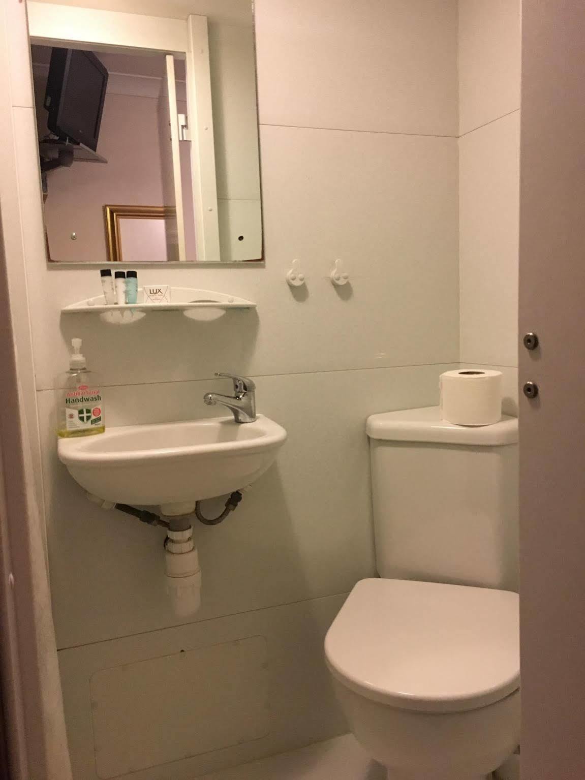 Globe Hotel Колчестер Екстер'єр фото